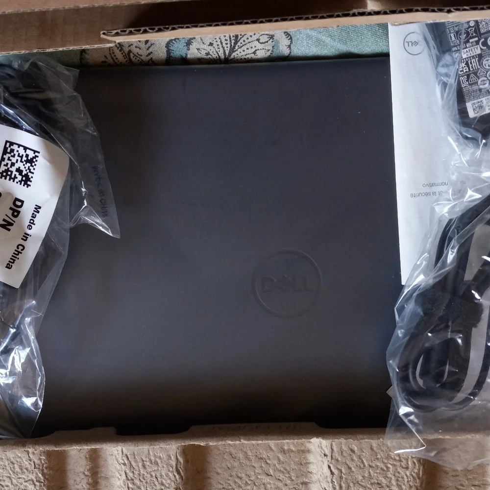 A DELL Inspiron 15 3000 Inspiron 3502 Accent Black